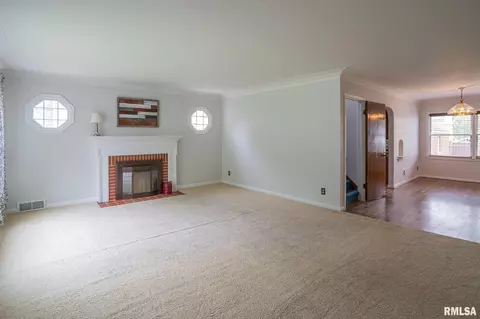 1556 W Edwards St, Springfield, IL 62704 photo 3