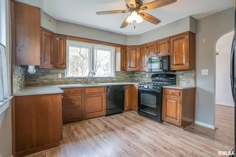 1556 W Edwards St, Springfield, IL 62704 photo 6