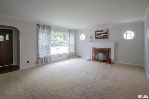 1556 W Edwards St, Springfield, IL 62704 photo 4