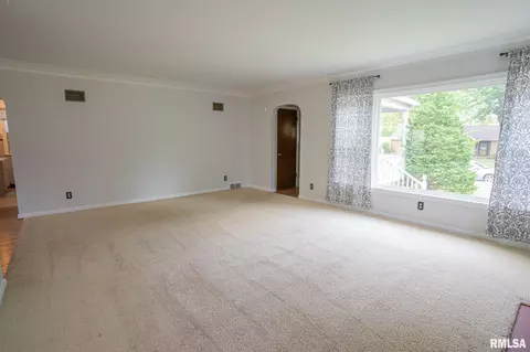 1556 W Edwards St, Springfield, IL 62704 photo 5