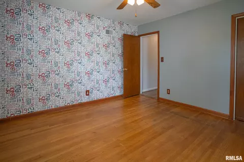 1556 W Edwards St, Springfield, IL 62704 photo 13