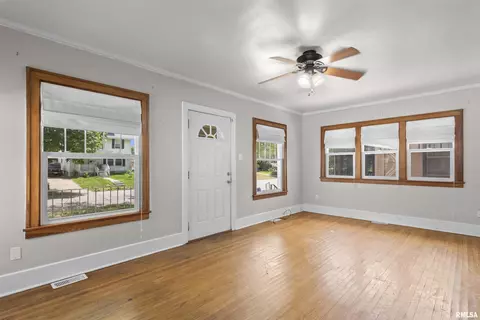 Living - 1809 S 4th St, Springfield, IL 62703 photo 1 of 5