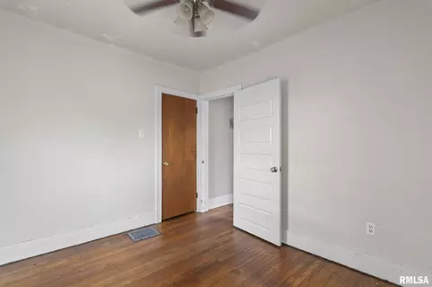 Bedroom - 1809 S 4th St, Springfield, IL 62703 photo 4 of 7