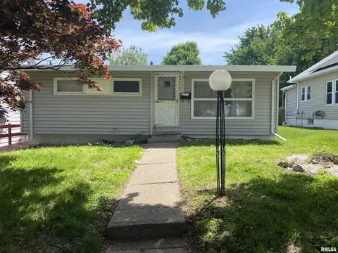 2528 Cedar St, Quincy, IL 62301