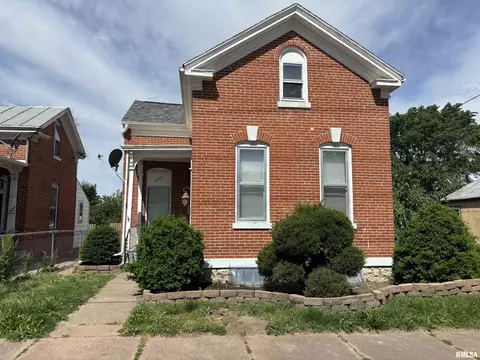 606 S 6th St, Quincy, IL 62301