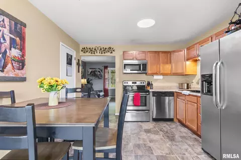 1844 Stanhope Rd, Springfield, IL 62702 photo 9