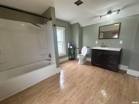 335 E South St, Mendon, IL 62351 photo 10