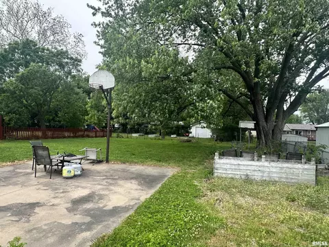 335 E South St, Mendon, IL 62351 photo 15