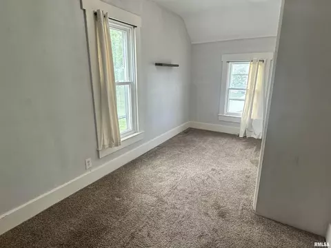 335 E South St, Mendon, IL 62351 photo 9