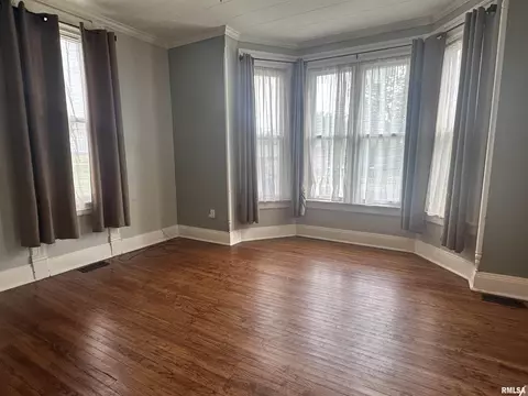 335 E South St, Mendon, IL 62351 photo 3