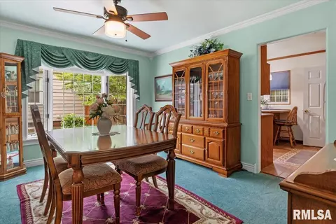 Dining - 1239 Monument Ave, Springfield, IL 62702 photo 4 of 4