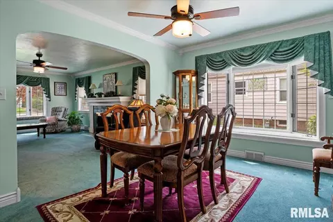 Dining - 1239 Monument Ave, Springfield, IL 62702 photo 3 of 4