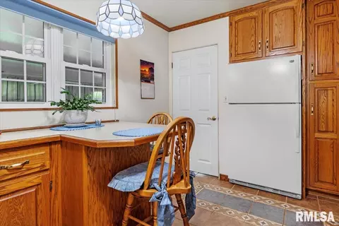 Kitchen - 1239 Monument Ave, Springfield, IL 62702 photo 2 of 3