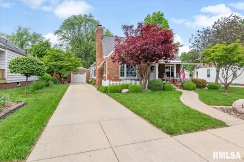 Exterior - 1239 Monument Ave, Springfield, IL 62702 photo 1 of 12