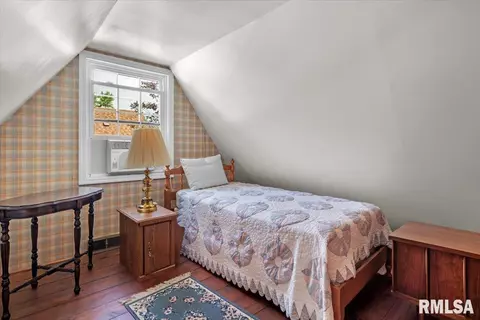 Bedroom - 1239 Monument Ave, Springfield, IL 62702 photo 5 of 5