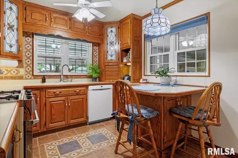 Kitchen - 1239 Monument Ave, Springfield, IL 62702 photo 1 of 3