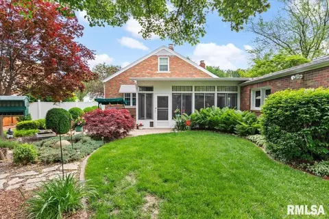 Exterior - 1239 Monument Ave, Springfield, IL 62702 photo 11 of 12