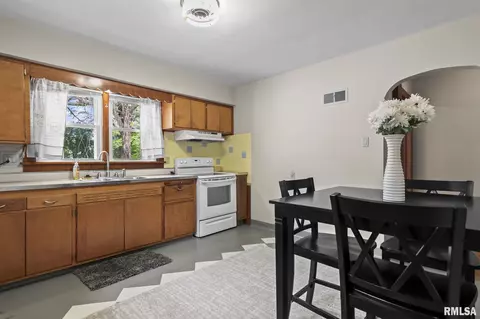 Kitchen - 1216 N Rutledge St, Springfield, IL 62702 photo 3 of 3