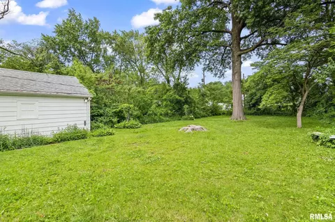 Exterior - 1216 N Rutledge St, Springfield, IL 62702 photo 2 of 3