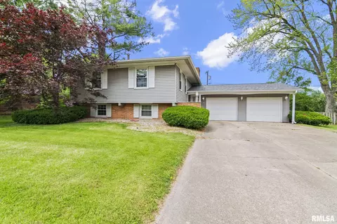 29 Iroquois Dr, Springfield, IL 62711