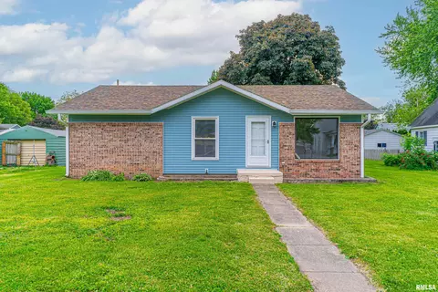 1312 N Ottawa St, Lincoln, IL 62656