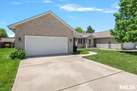 1607 Thornhill Dr, Springfield, IL 62711 photo 2