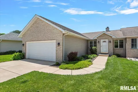 1607 Thornhill Dr, Springfield, IL 62711
