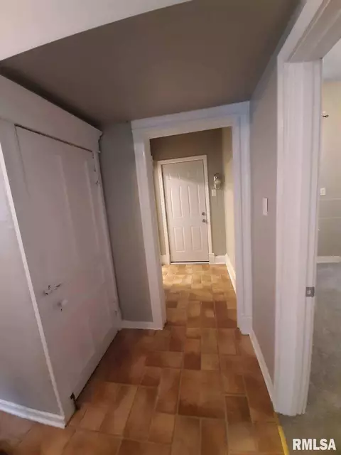 Entry Way - 1312 N 3rd St, Springfield, IL 62702 photo 1 of 1