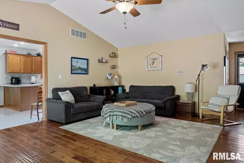 1215 Christopher Ln, Springfield, IL 62712 photo 5