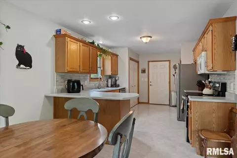 1215 Christopher Ln, Springfield, IL 62712 photo 11