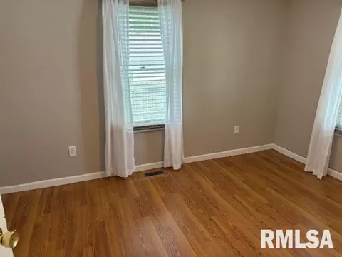 111 Ebony St, Thayer, IL 62689 photo 13