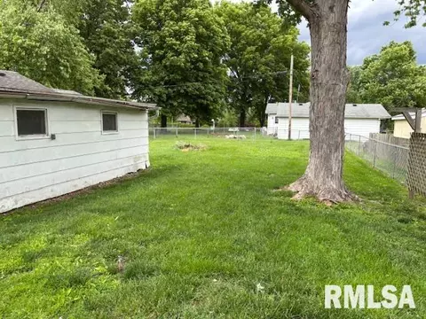 111 Ebony St, Thayer, IL 62689 photo 24