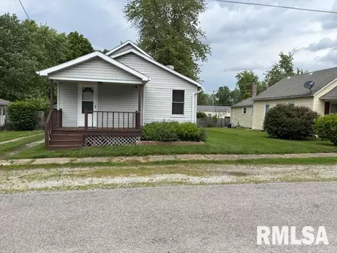 111 Ebony St, Thayer, IL 62689