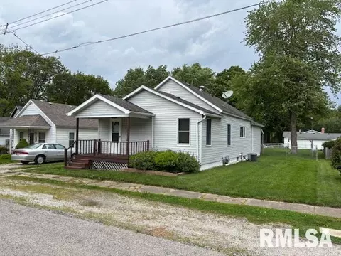 111 Ebony St, Thayer, IL 62689 photo 2