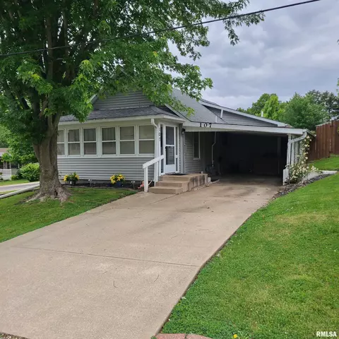 107 Division St, East Galesburg, IL 61430