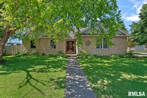 308 Linden Ln, Williamsville, IL 62693