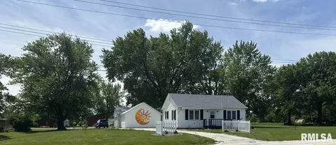 507 W Wood St, Camp Point, IL 62320
