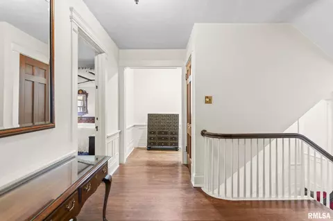 Entry Way - 1044 Williams Blvd, Springfield, IL 62704 photo 7 of 11