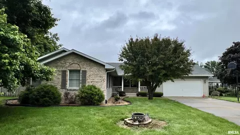 513 Richmond Dr, Chatham, IL 62629