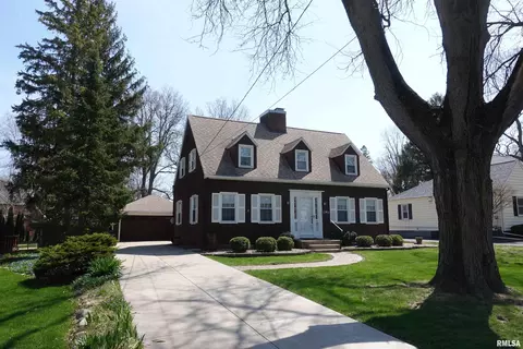 1591 N Broad St, Galesburg, IL 61401