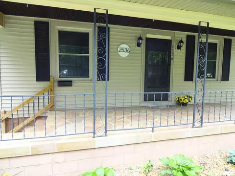 Exterior - 2536 S 10th St, Springfield, IL 62703 photo 2 of 13