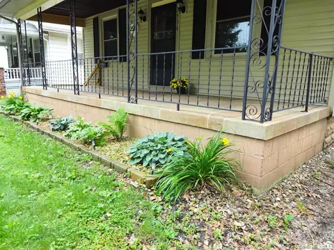 Exterior - 2536 S 10th St, Springfield, IL 62703 photo 11 of 13