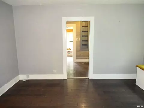 Living - 2536 S 10th St, Springfield, IL 62703 photo 3 of 3