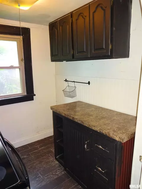 Kitchen - 2536 S 10th St, Springfield, IL 62703 photo 4 of 4