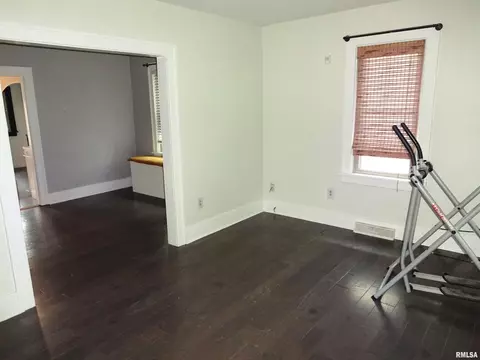 Living - 2536 S 10th St, Springfield, IL 62703 photo 1 of 3