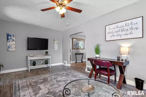2557 S 6th St, Springfield, IL 62703 photo 6