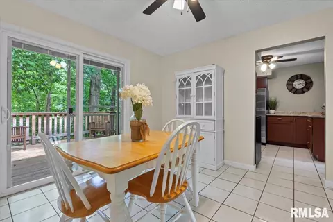25 Claymont Ct, Springfield, IL 62704 photo 8