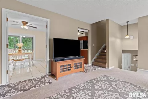 25 Claymont Ct, Springfield, IL 62704 photo 6
