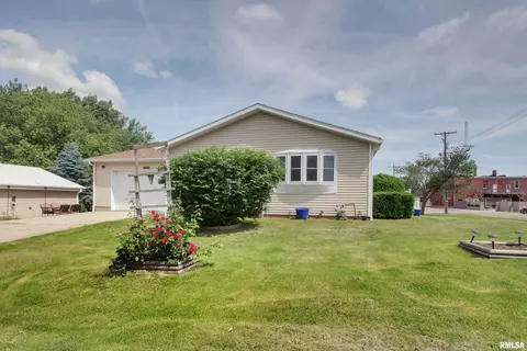 130 S State St, Mendon, IL 62351 photo 20