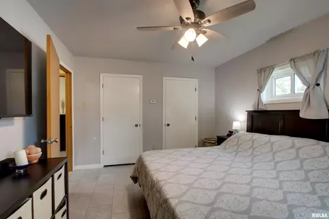 130 S State St, Mendon, IL 62351 photo 9